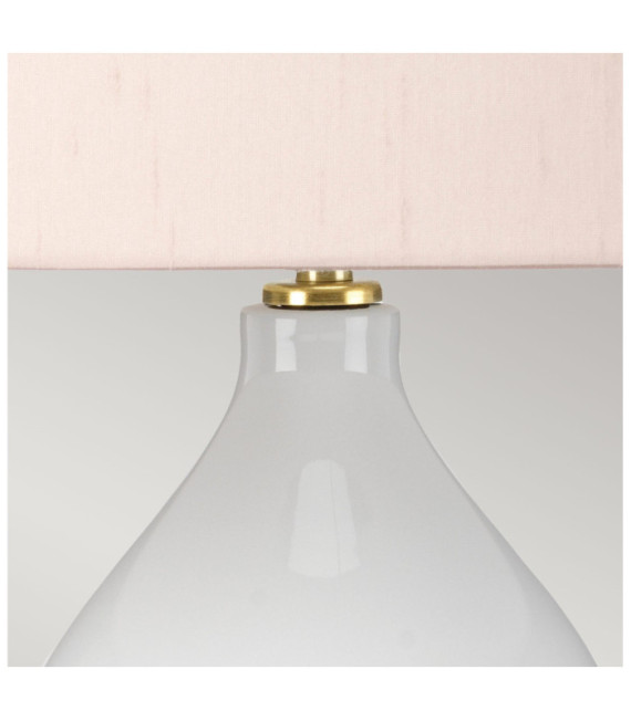 Isla Tischlampe Keramiksockel, Stahl, Lampenschirm aus Kunstseide, gealtertes Messing
